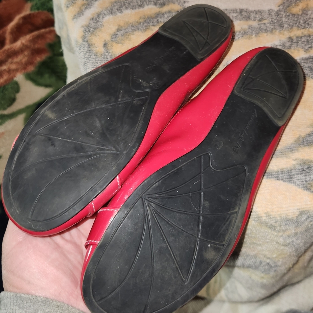 American Eagle Red Flats 6.5 - Picture 4 of 6